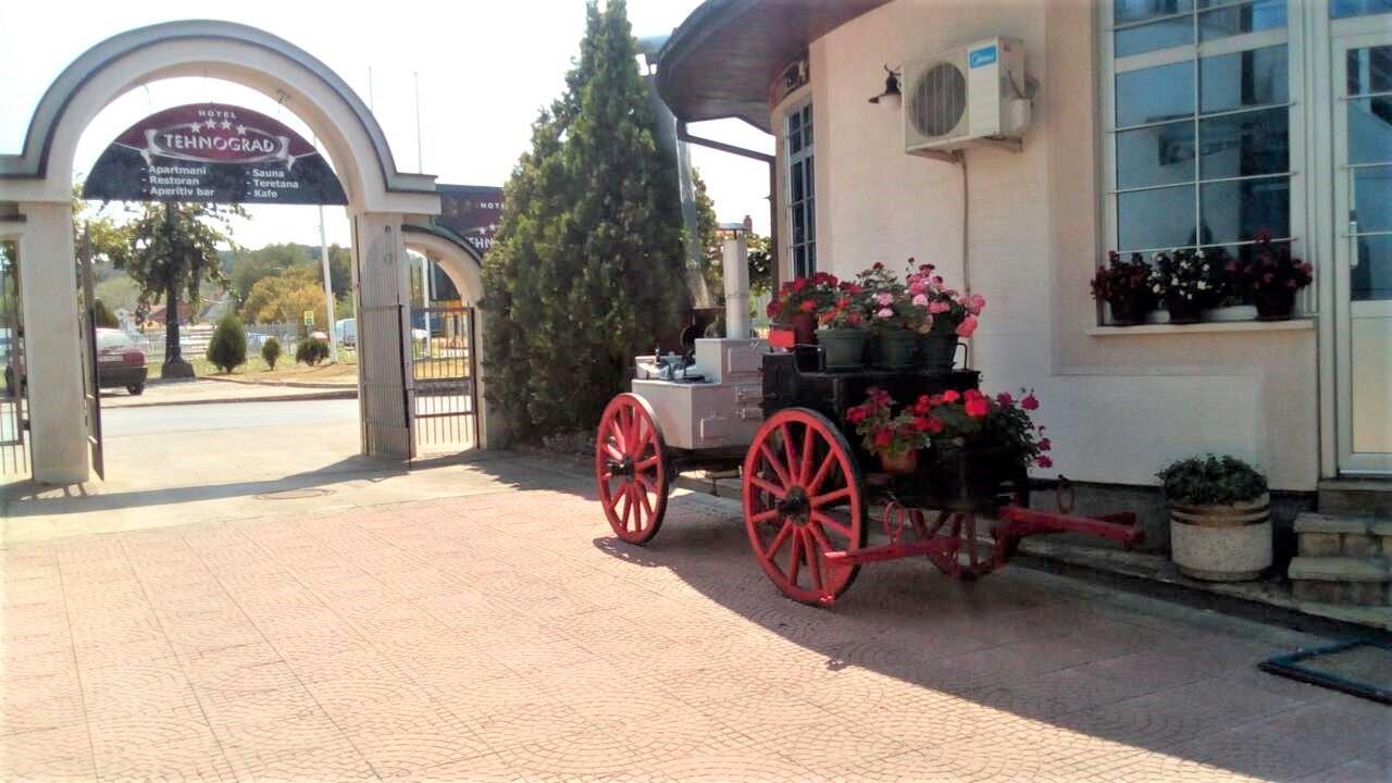 Hotel Tehnograd Kraljevo Bagian luar foto